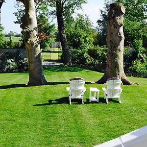  Frühstückspension Le Petit Chateau Vaartdijk Belgien