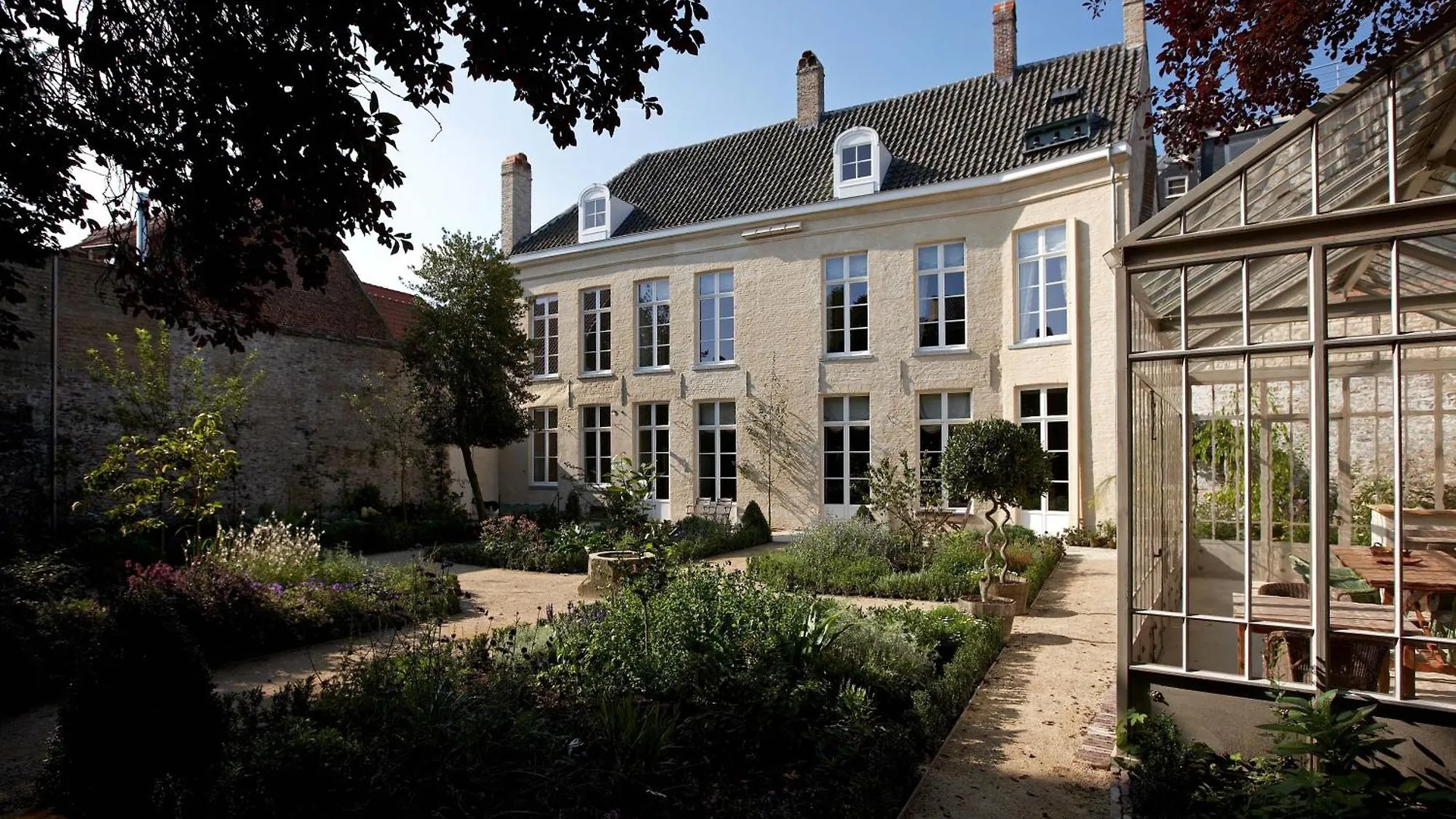 B&B De Corenbloem Luxury Guesthouse - Adults Only 브뤼헤